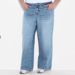 Wild Fable Light Wash Low Rise Baggy Jeans